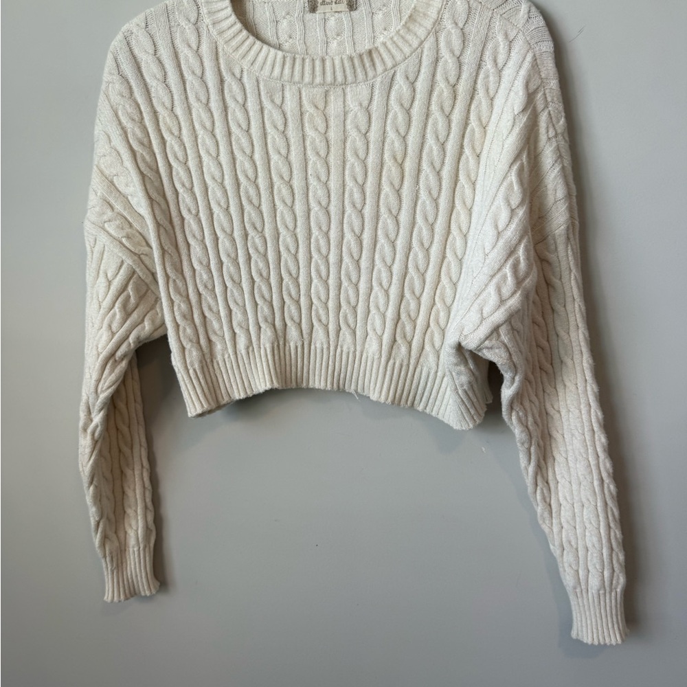 Altar’d State cream, cable cropped women’s sweater size large